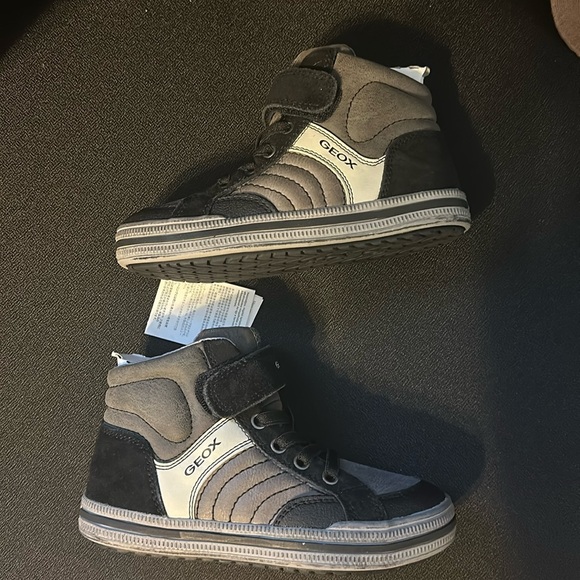 New Geox high tops size 12 - Picture 2 of 4